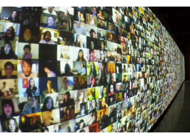 Saatchi Screen hosts 5,000 Internet diaries as part of Christopher Baker’s ‘Hello World!’
