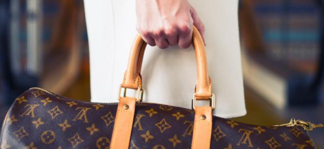 Living In The App of Luxury Living In The App of Luxury