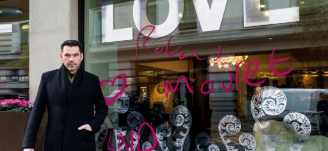 Roland Mouret declares his love on The May Fair Hotel’s windows