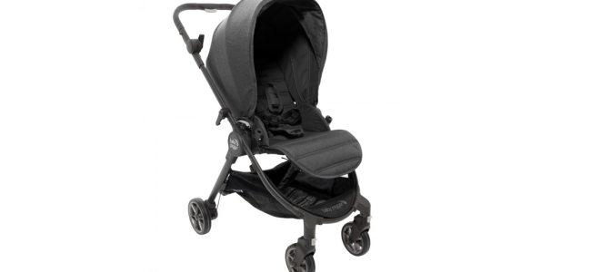 The City Tour Lux lightweight pram by Baby Jogger is great for city living  