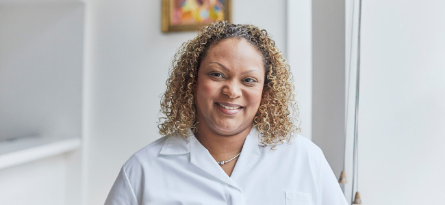 Find the right nanny with the help of Irving Scott Find the right nanny with the help of Irving Scott