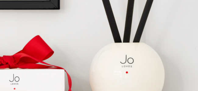 Jo Loves brings us the perfect Christmas scent in a diffuser Jo Loves brings us the perfect Christmas scent in a diffuser