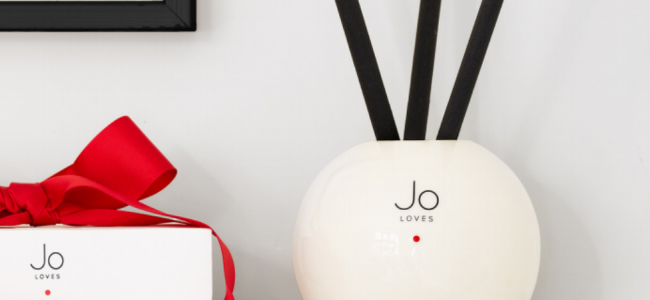 Jo Loves brings us the perfect Christmas scent in a diffuser