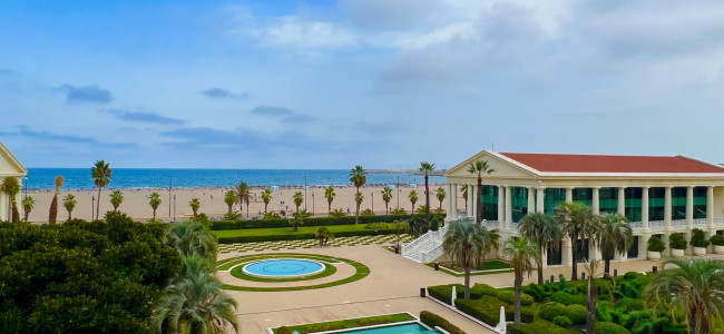 Valencia: Explore beautiful beaches and the charming city from the luxurious Hotel Balneario Las Arenas Valencia: Explore beautiful beaches and the charming city from the luxurious Hotel Balneario Las Arenas