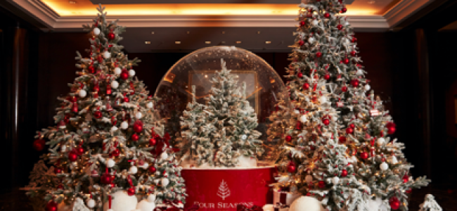 Four Seasons Hotel London unveils a spectacular Christmas display and a hot chocolate pop-up