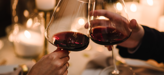 How to organise a fun date night at home How to organise a fun date night at home