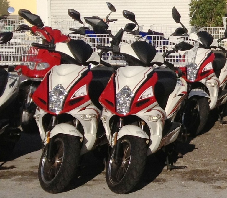 Elbow Beach Cycles have a fleet of scooters that provide the best way to see the island Elbow Beach Cycles have a fleet of scooters that provide the best way to see the island