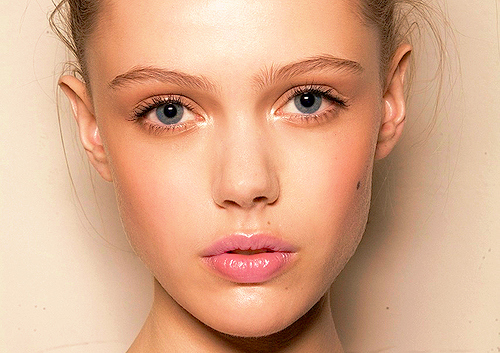 Opt for natural makeup