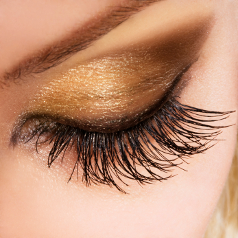 Gold Rush: Add some shimmer and eyelash extensions for the ultimate wow look Gold Rush: Add some shimmer and eyelash extensions for the ultimate wow look
