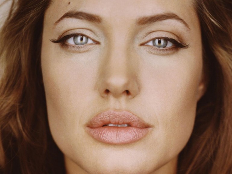 Pouty Lipzz will help you achieve the perfect pout