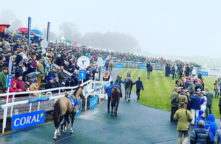 Potters Corner powers through to win the Welsh Grand National during