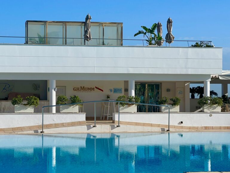 The pool at Hotel Balneario Las Arenas